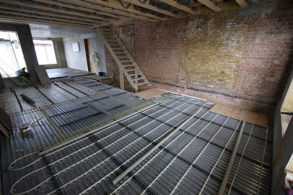 Underfloor heating and Lewis Dovetailed Metal Decking